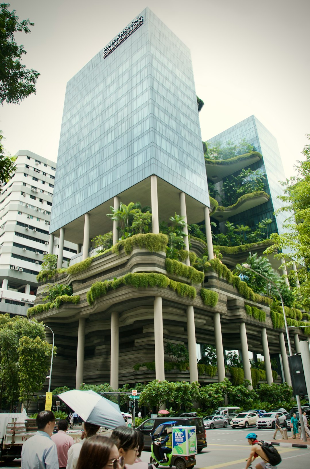 Climate-Adaptive Building